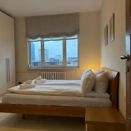 公寓 Cosher | Iconic Ndk Views • Huge Windows • Center *